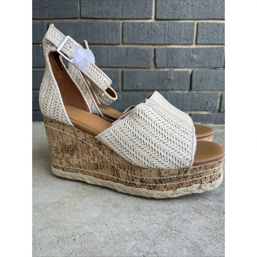 Women's Size 9 Tan 4